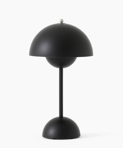 Flowerpot  – Stilren Bordslampa i Metall med LED-belysning