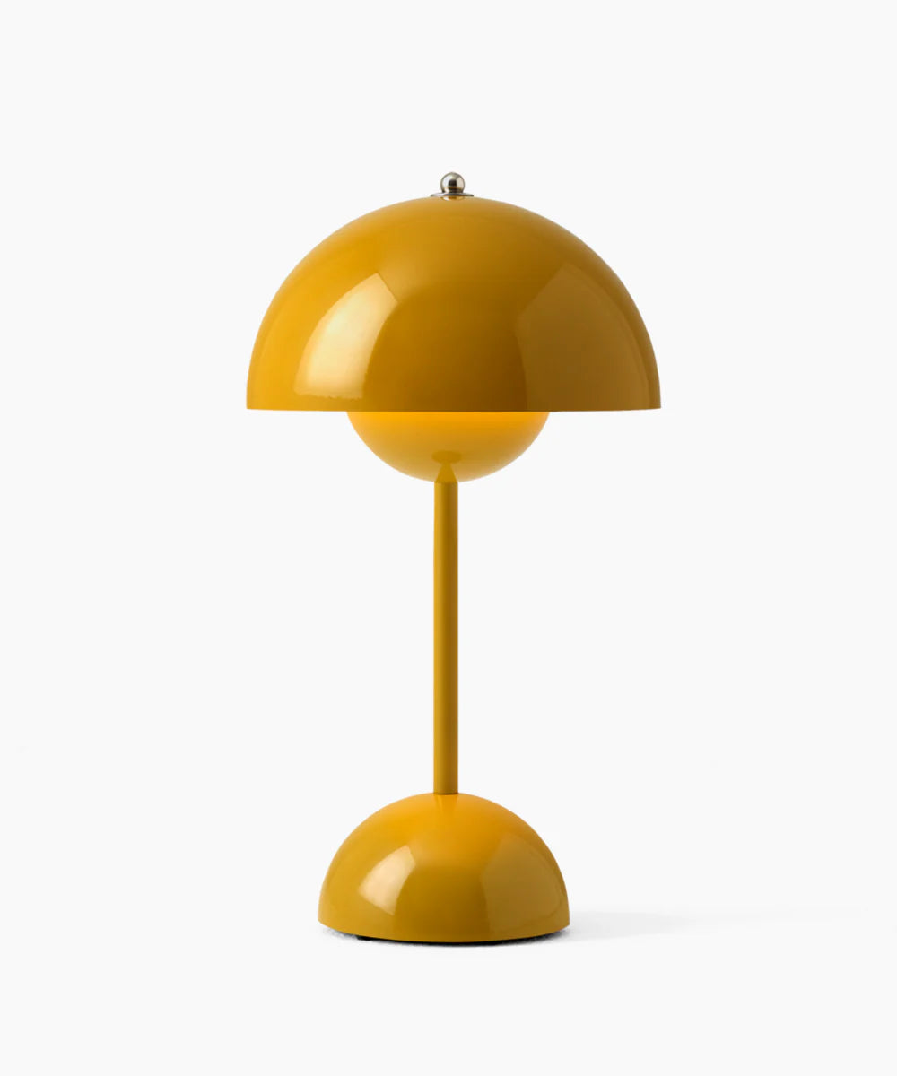Flowerpot  – Stilren Bordslampa i Metall med LED-belysning