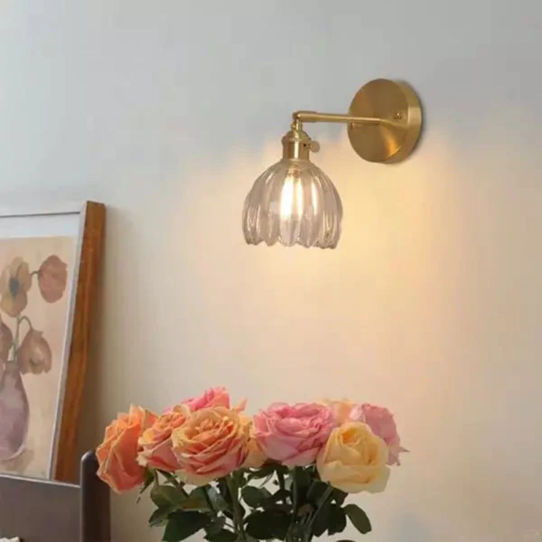 Tulpanformad retro vägglampa i glas